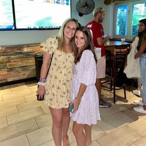 Meet your Posher, Caitlinn